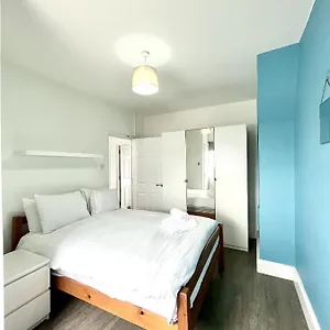 Apartment Modern 2 Bed Flat Close To Shoreditch / Free Wi-fi, London