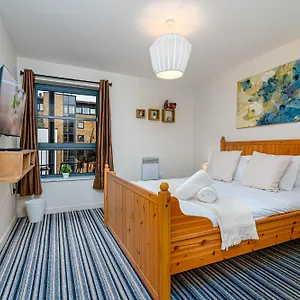 Apartment Zenith Hub, London