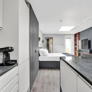 Apartment Skyline, London